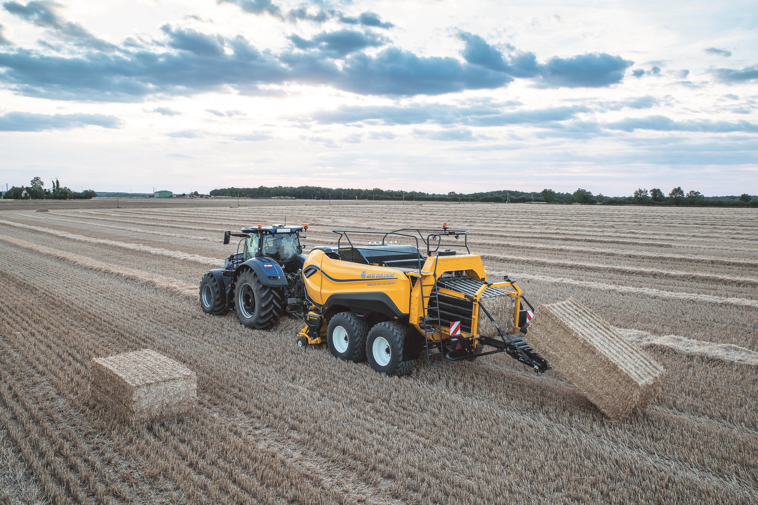 New Holland Bigbaler 1290 High Density Delivers All Out Efficiency And