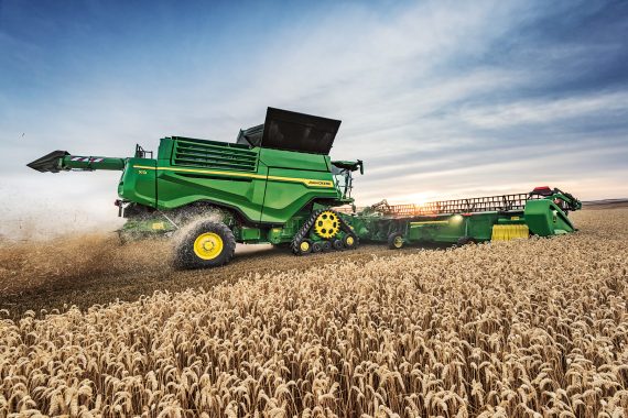 John Deere Brings High Capacity X Series Combines To Europe Wheels And Fields 9260