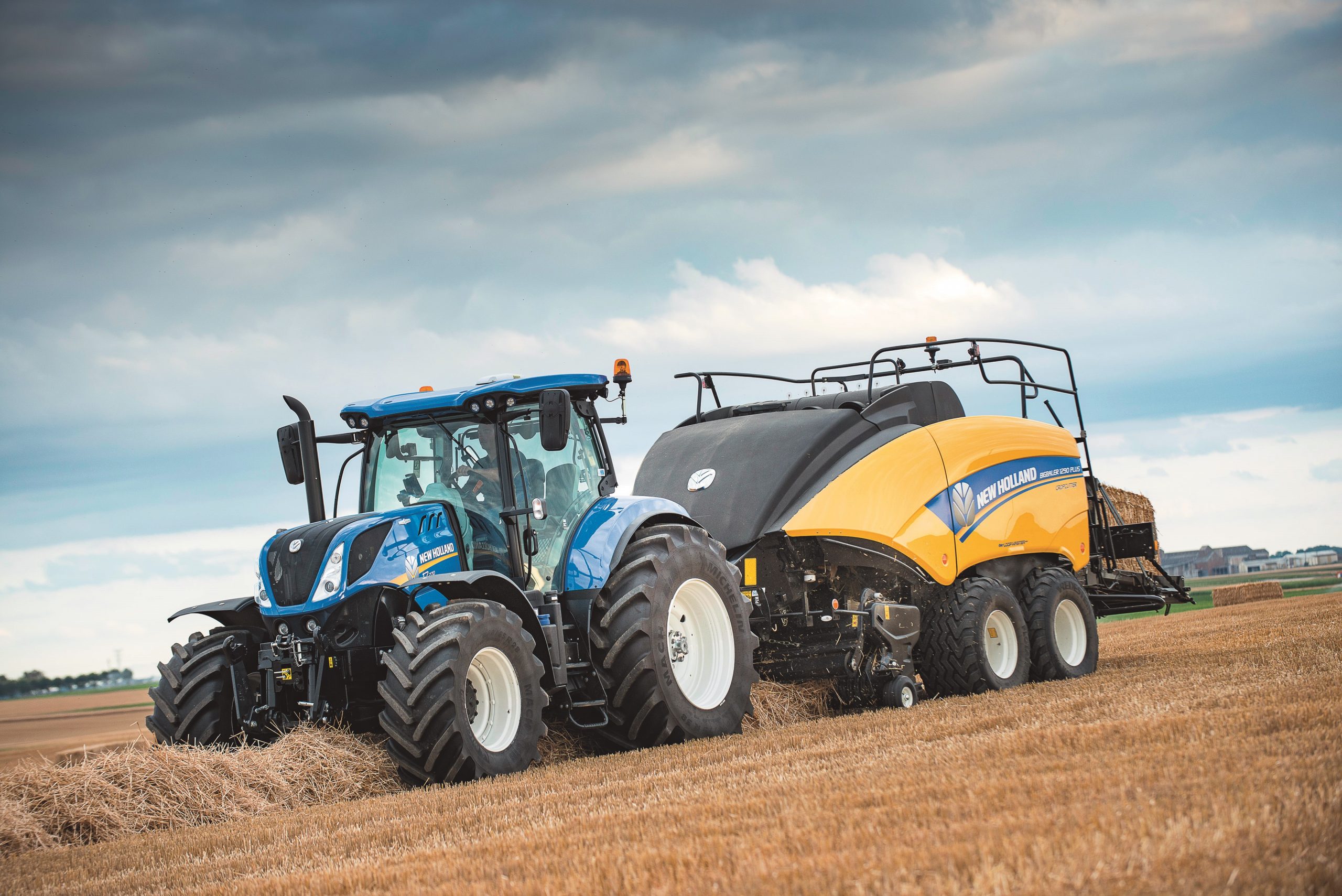 New Holland Loop Master knotting technology wins Gold medal at 2021 ...